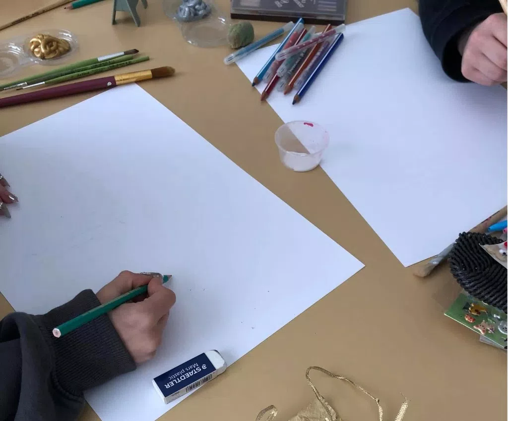 des participants à un atelier créatif
